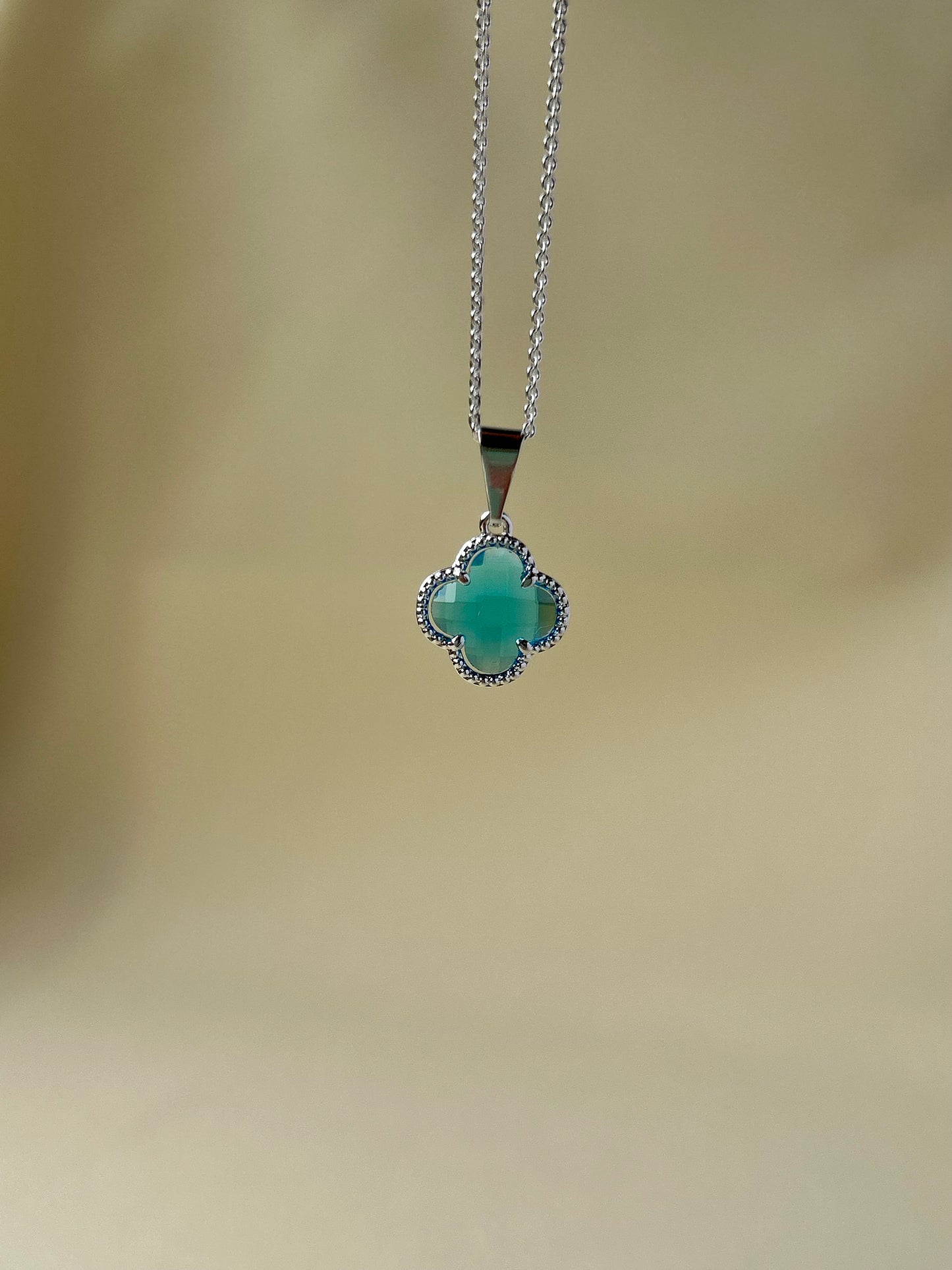 Collar trébol con circón azul en plata 925 (45 cm)