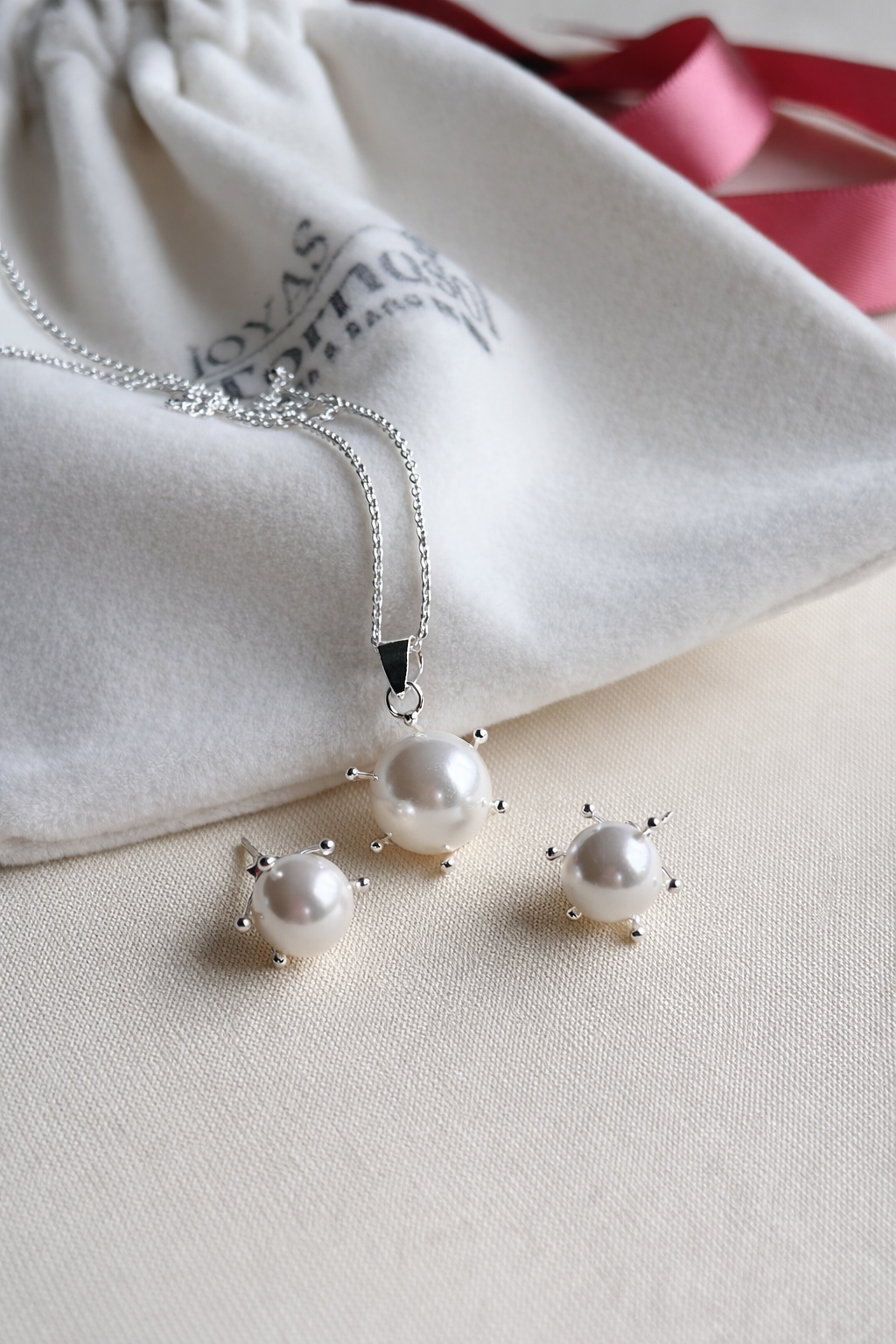 Conjunto Perla Pistilo en Plata Fina 925
