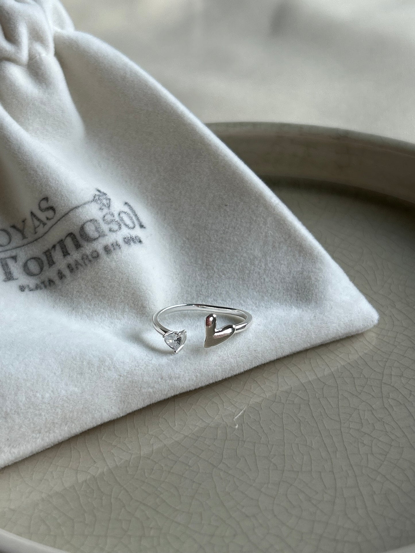 Anillo Corazones y Circón Ajustable