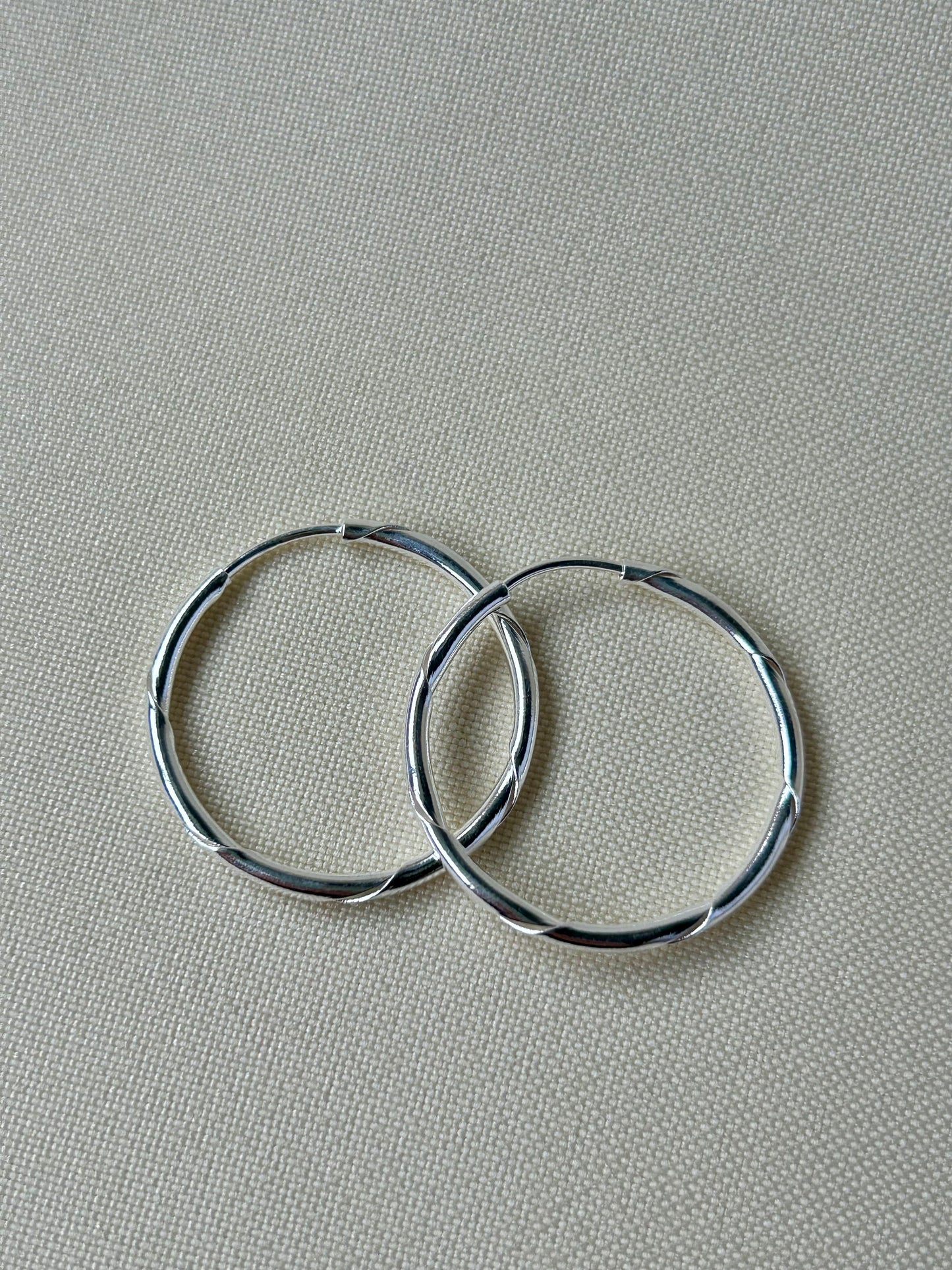 Argollas 25 mm Enchapadas en Plata