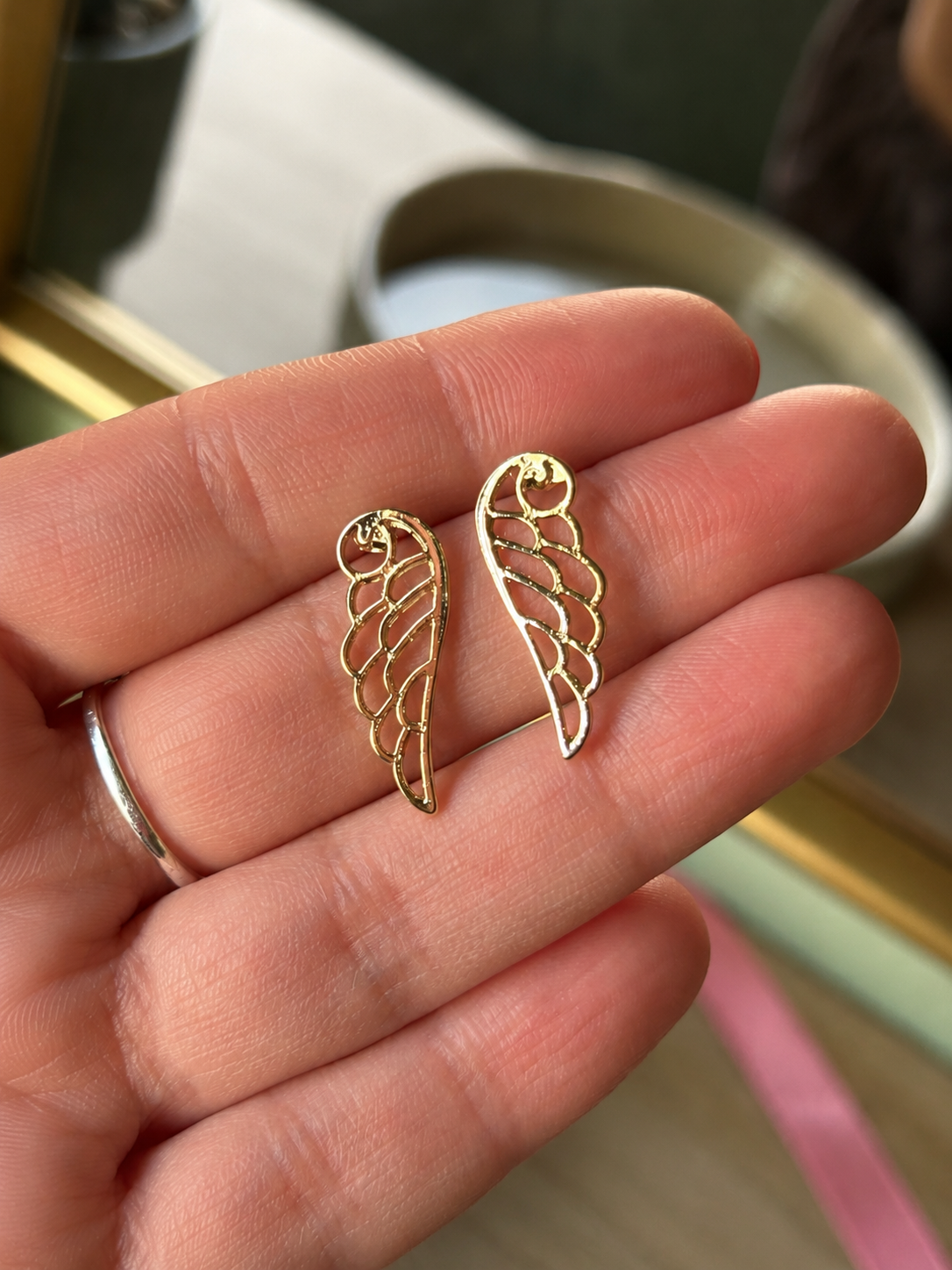 Aros Alas Celestiales Enchapados en Oro 18K