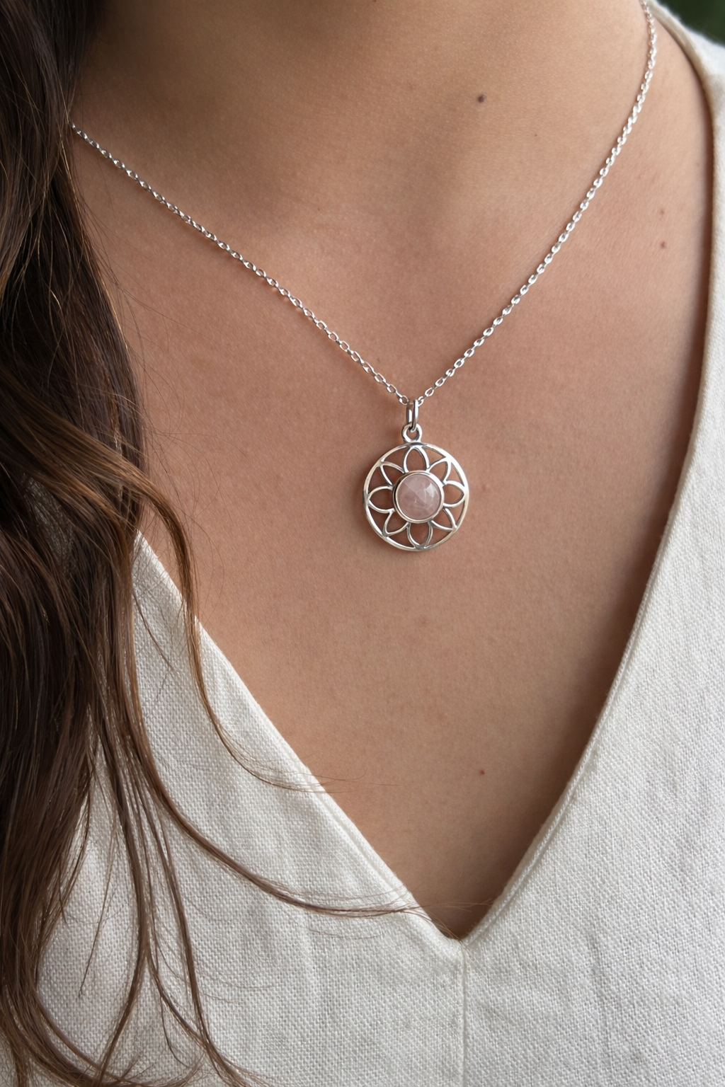 Collar Flor con Cuarzo Rosado en Plata Fina 925