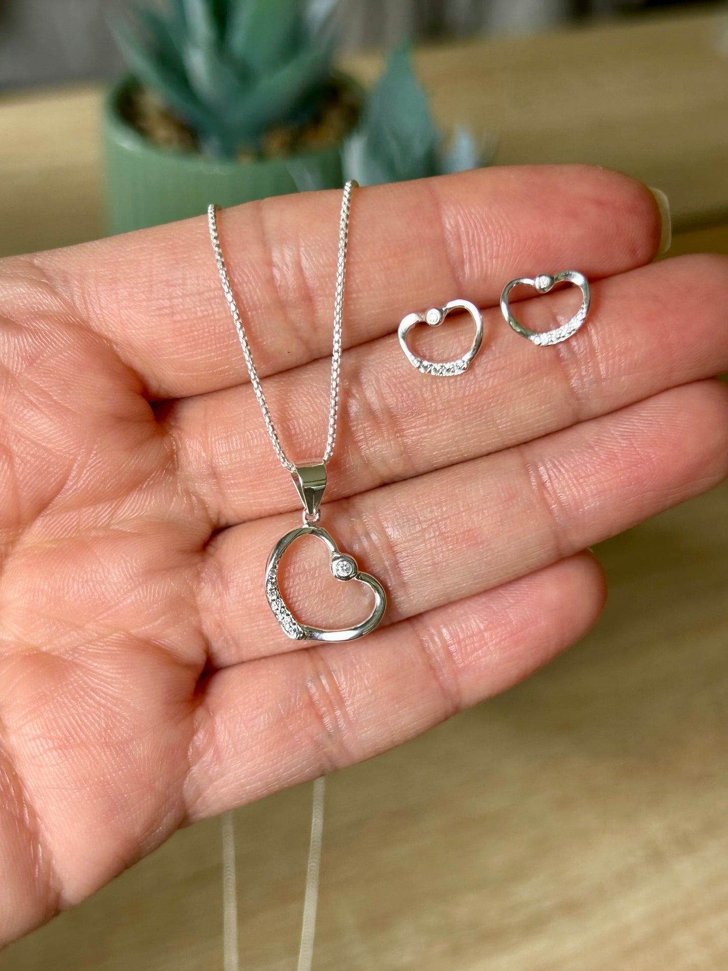 Conjunto Corazón Calado con Circones en Plata 925