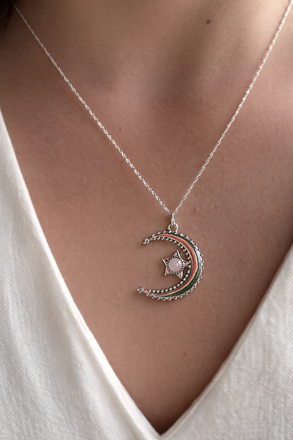 Collar Media Luna con Cuarzo Rosado en Plata Fina 925
