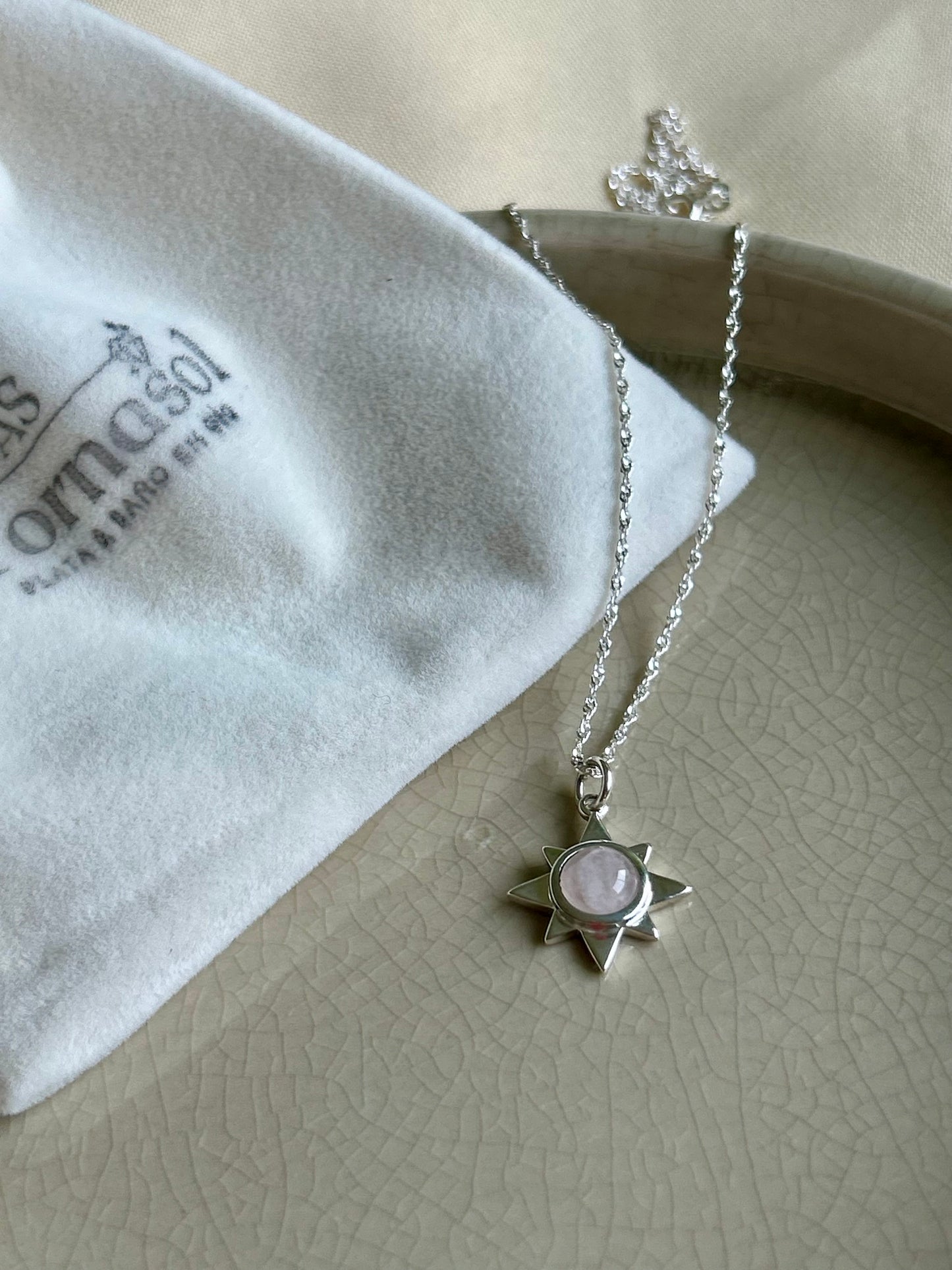 Collar sol cuarzo rosado