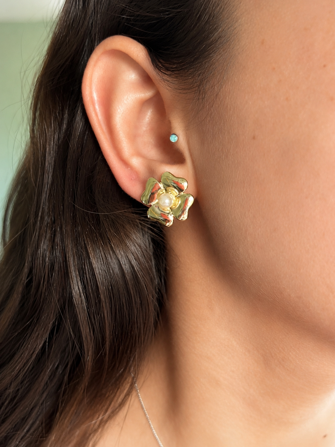 Aros Flor Perla Enchapados en Oro 18K