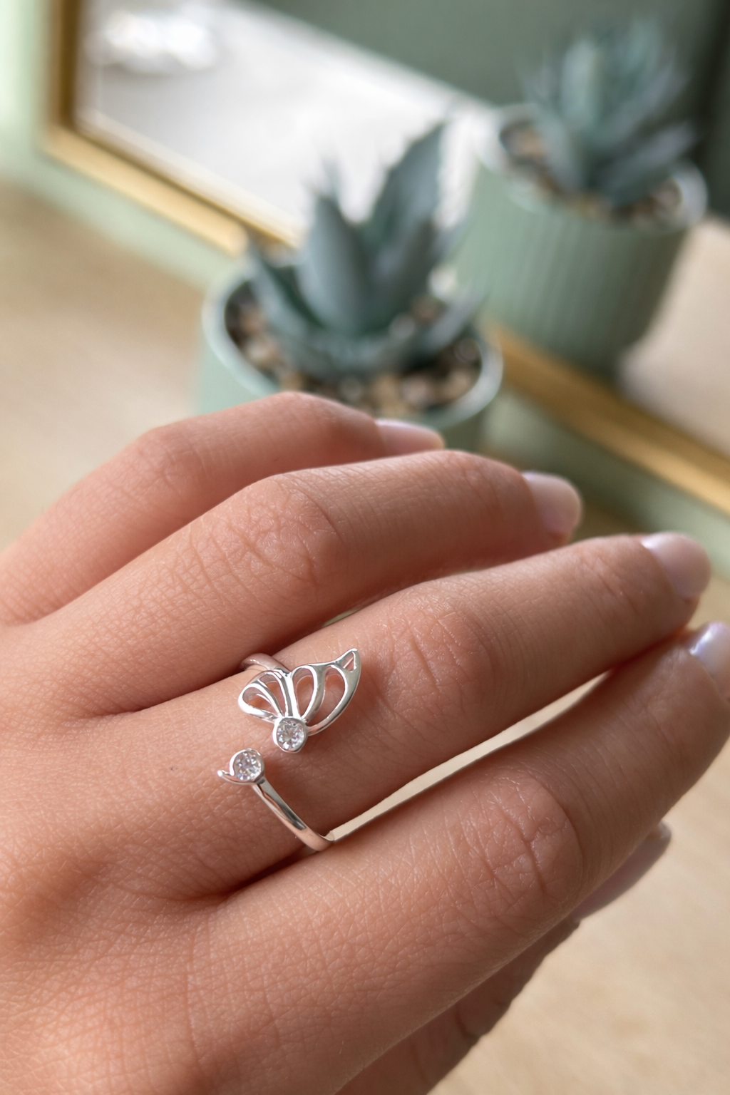 Anillo Mariposa y Circón Ajustable