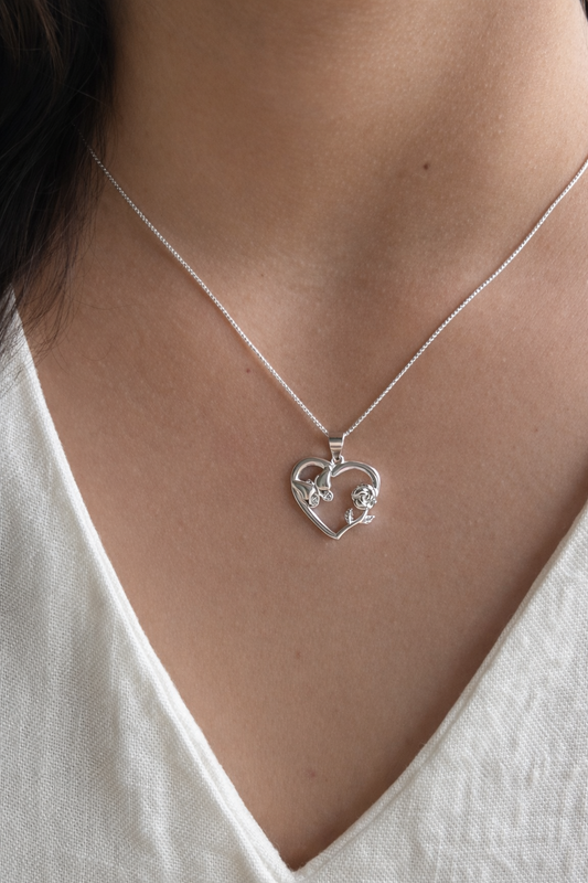 Collar corazón rosa y mariposa