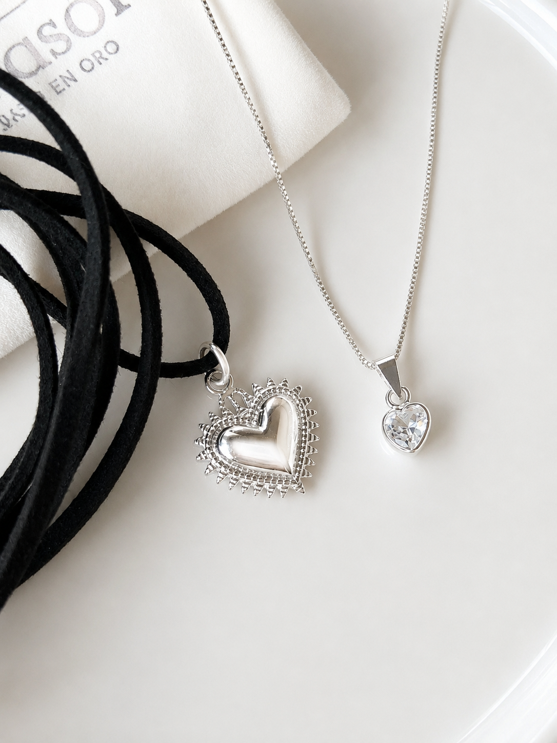 Set Corazón Protector | Collar Punto de Luz + Collar Gamuza Detente