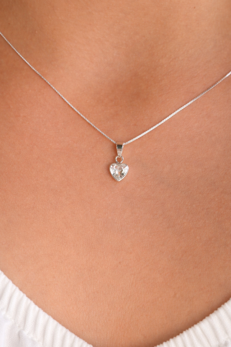Collar Punto de Luz Corazón en Plata Fina 925 + Aros de Regalo 🎁