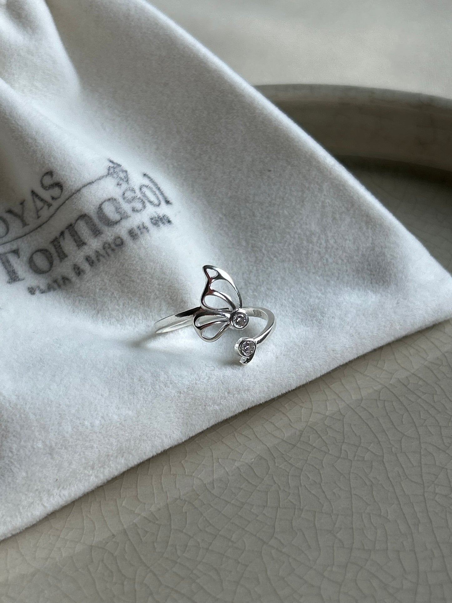 Anillo Mariposa y Circón Ajustable